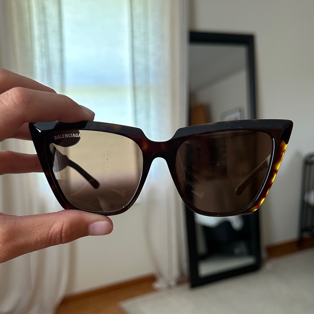Balenciaga Women's Tortoiseshell Cat-Eye Sunglasses - Brown Lenses